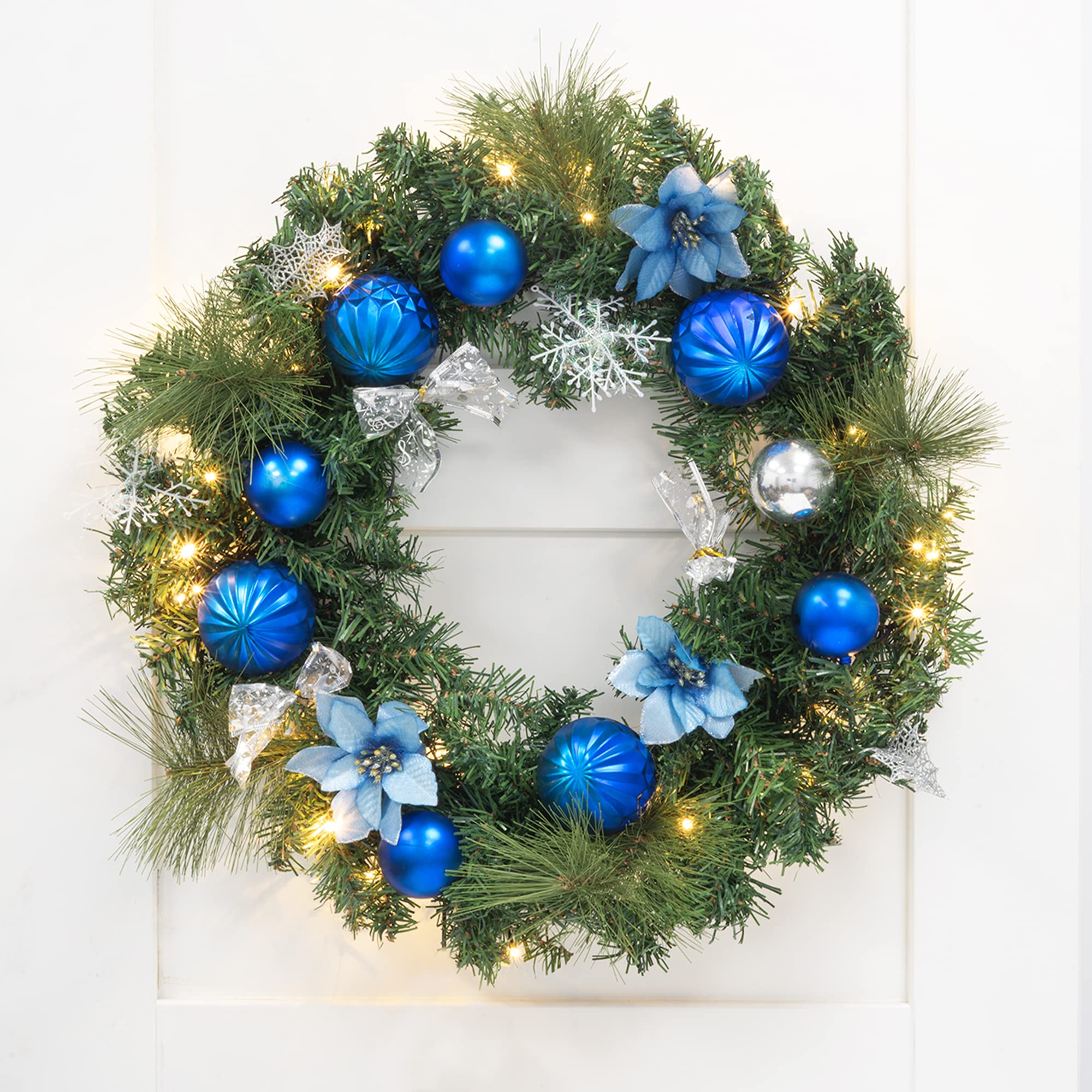 Illuminated Winter Christmas Wreath