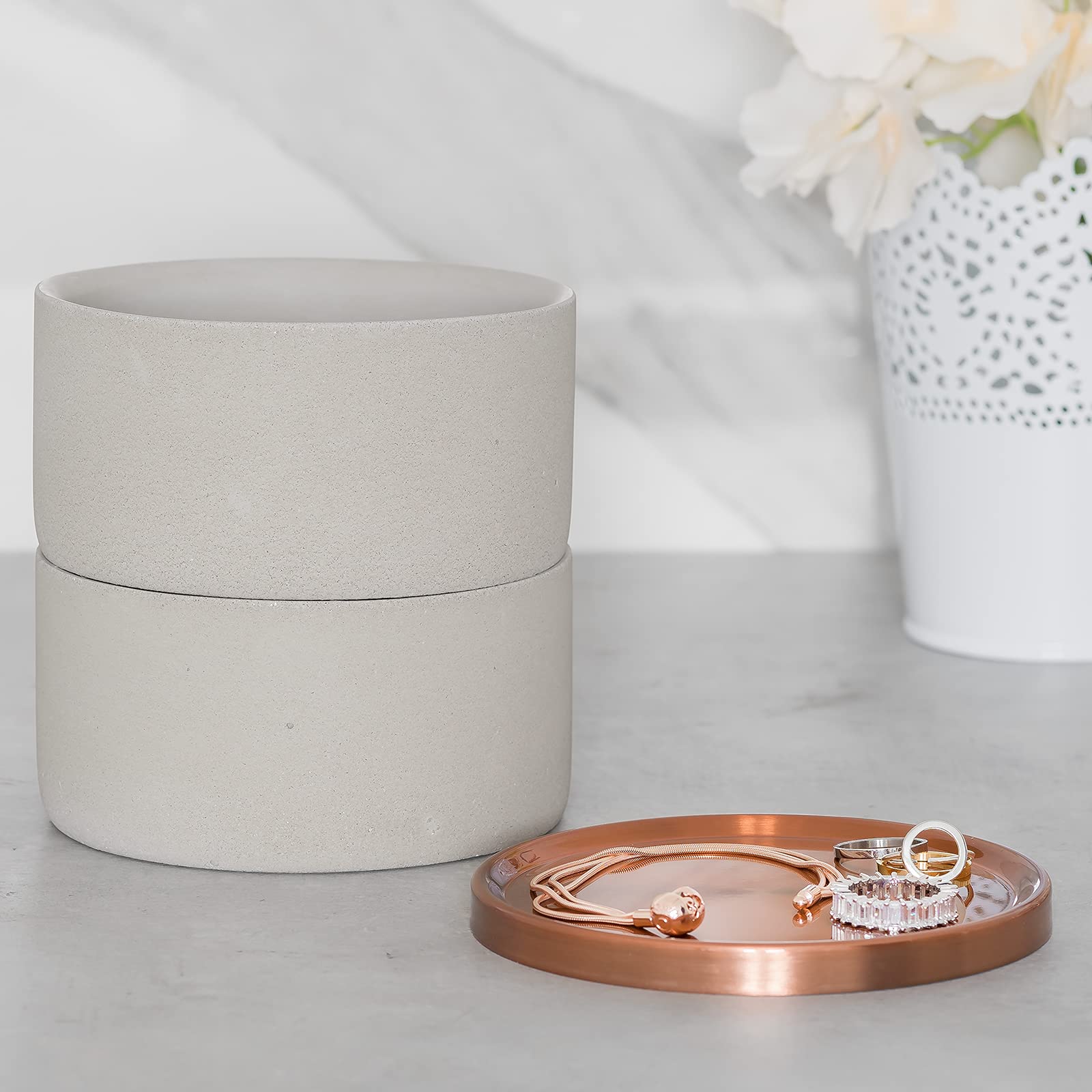 Elegant Concrete Jewellery Organiser