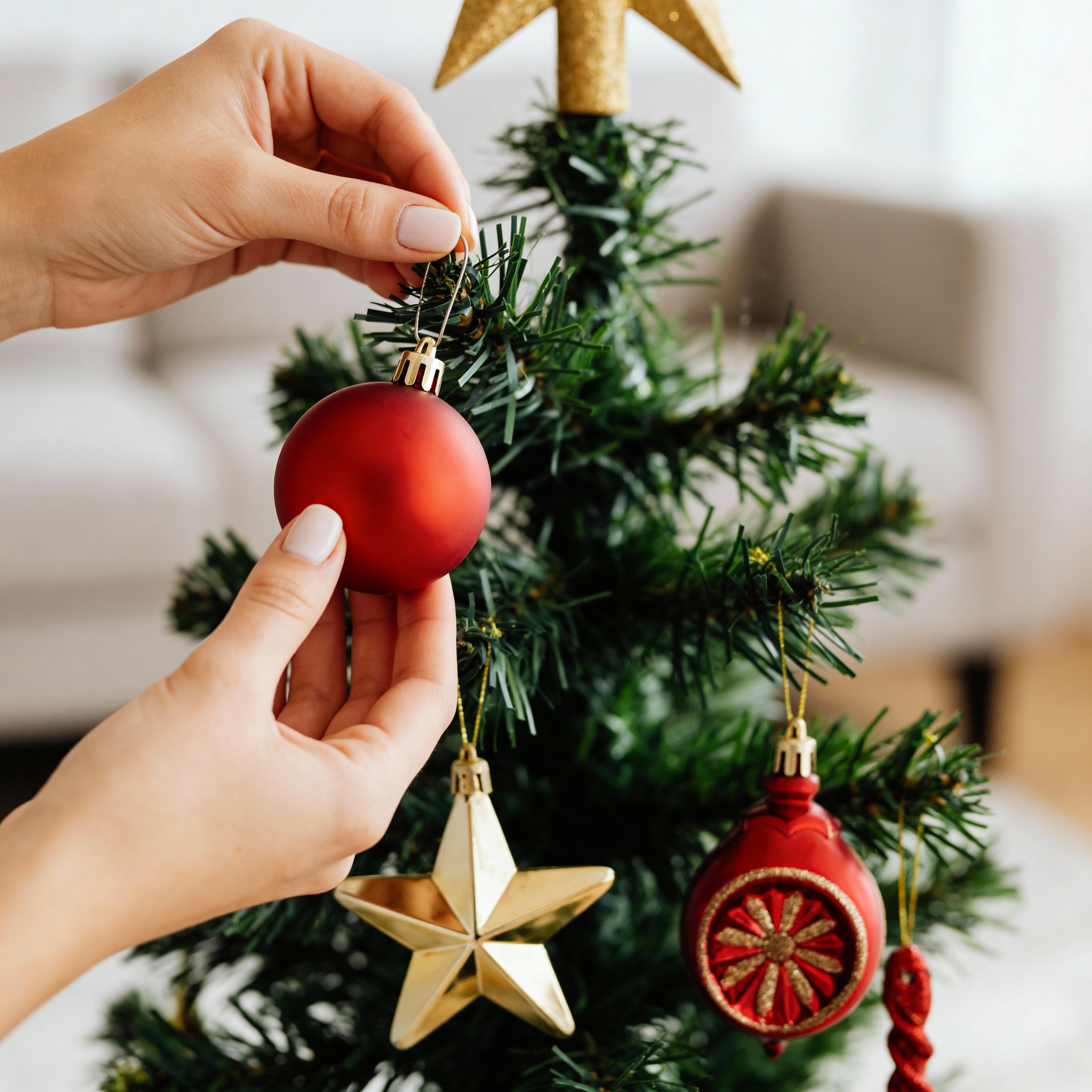 Red & Gold 108 Bauble Set